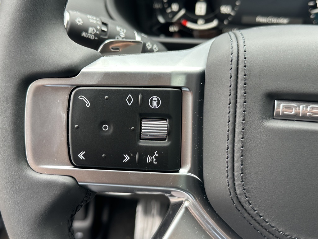 2025 Land Rover Discovery SE photo 13