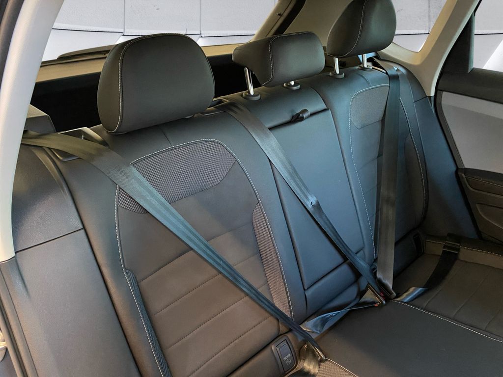 2024 Volkswagen Taos SE photo 14