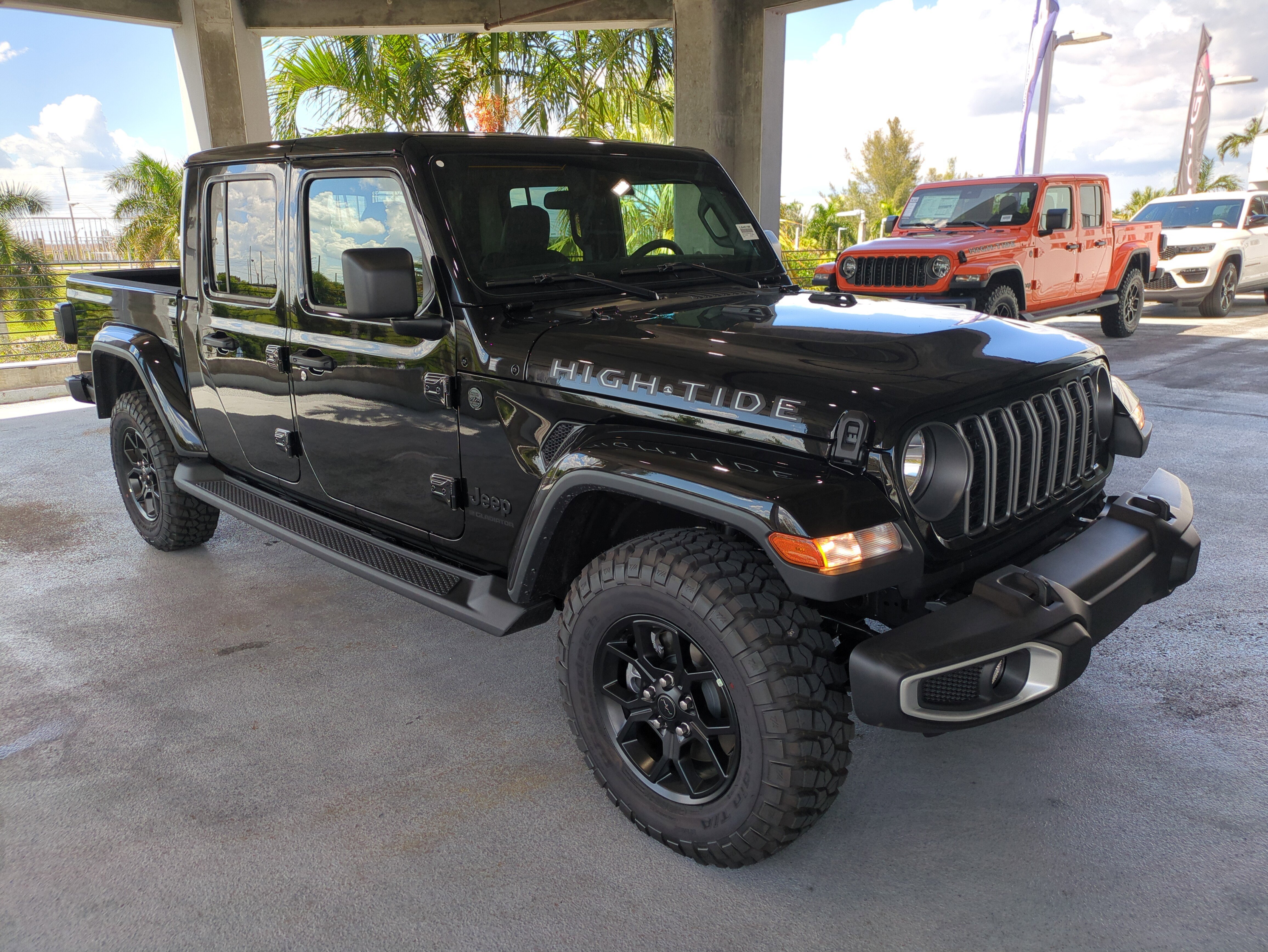 2025 Jeep Gladiator High Tide's photo