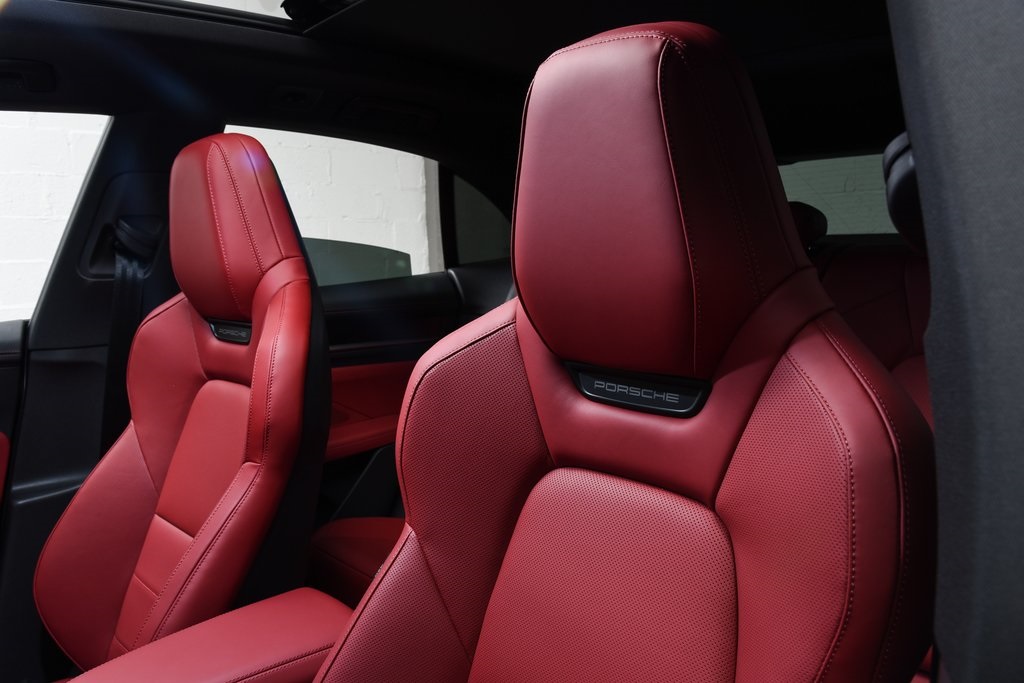 2025 Porsche Macan Electric photo 33