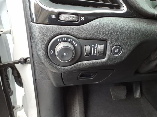 2023 Jeep Cherokee Altitude photo 16