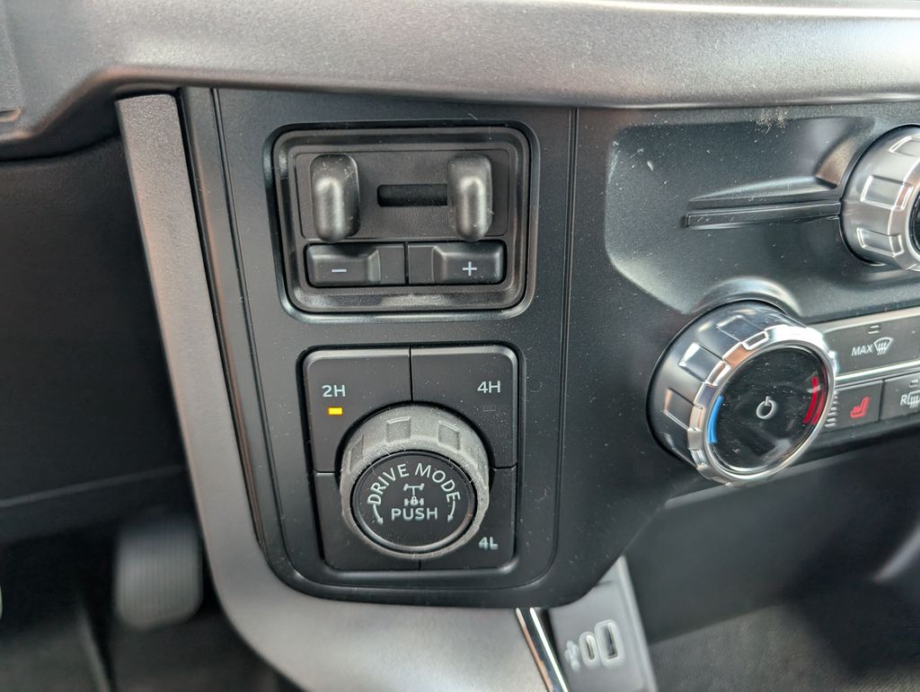 2025 Ford F-150 XLT photo 11