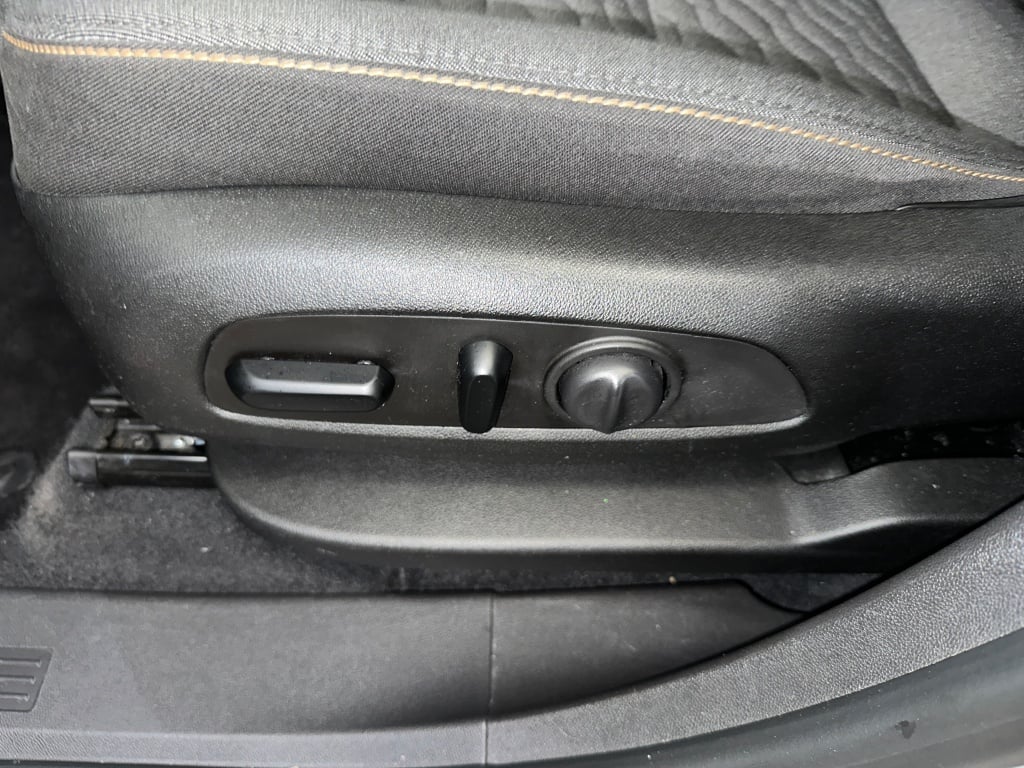 2021 Chevrolet Equinox LT photo 3