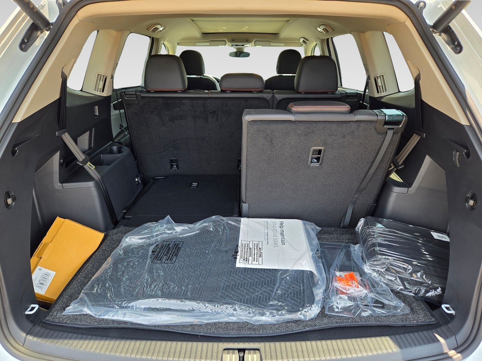 2025 Volkswagen Atlas SE Technology Peak Edition photo 6