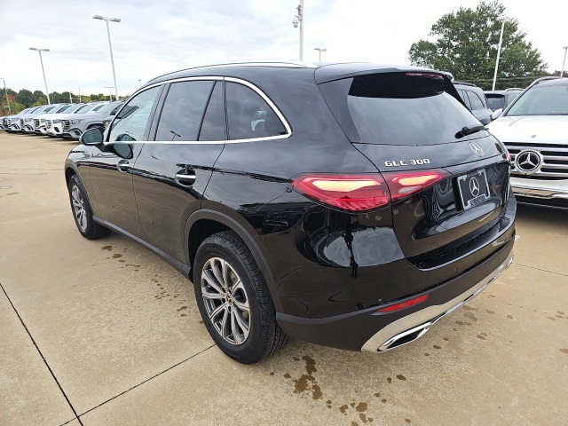 2026 Mercedes Benz GLC 300 4MATIC photo 4