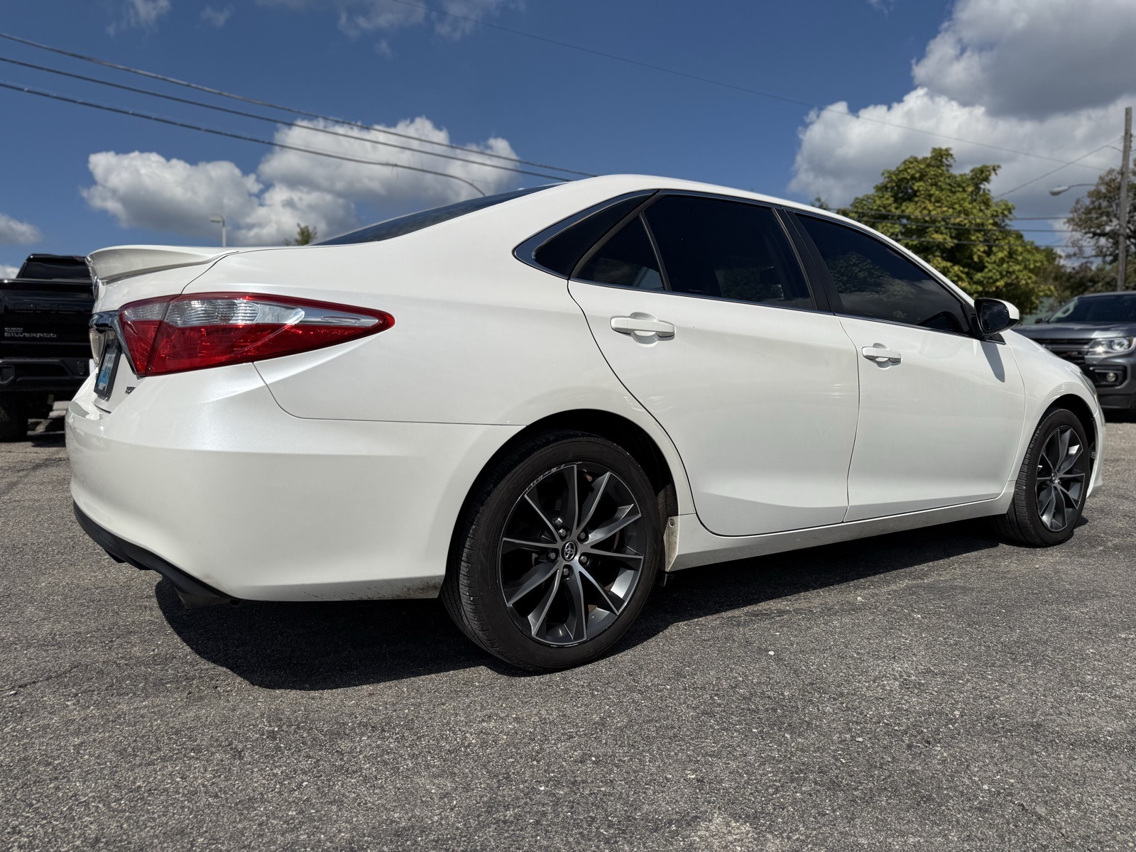 2015 Toyota Camry XSE photo 6