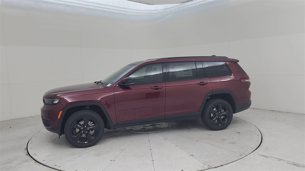 2025 Jeep Grand Cherokee Laredo Altitude X photo 8