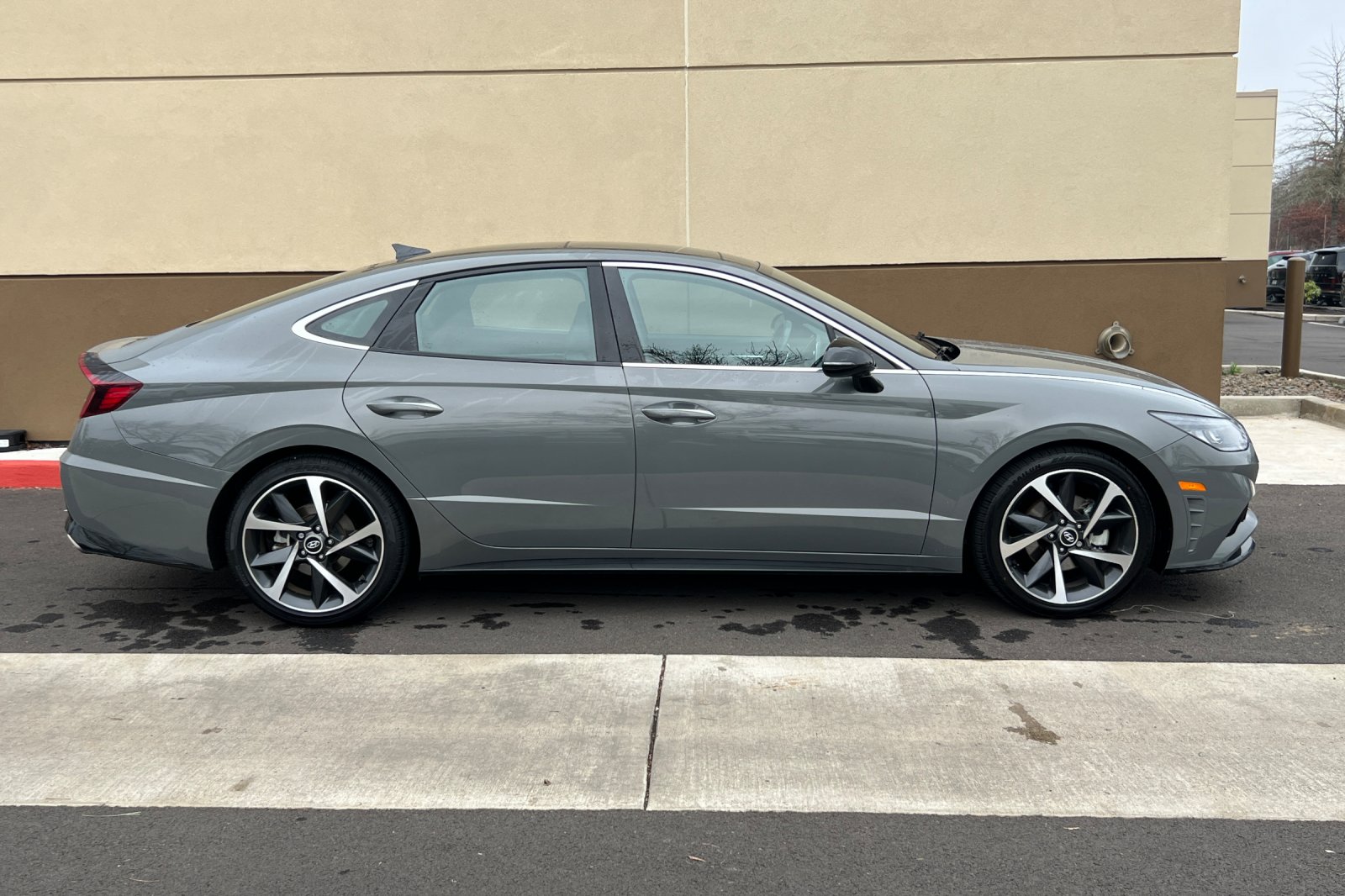 2023 Hyundai Sonata SEL Plus photo 2