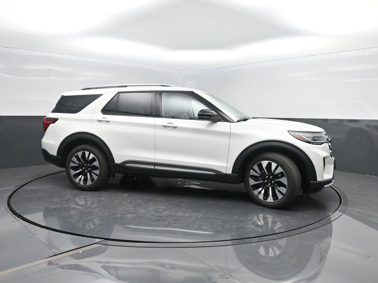 2026 Ford Explorer Platinum photo 3