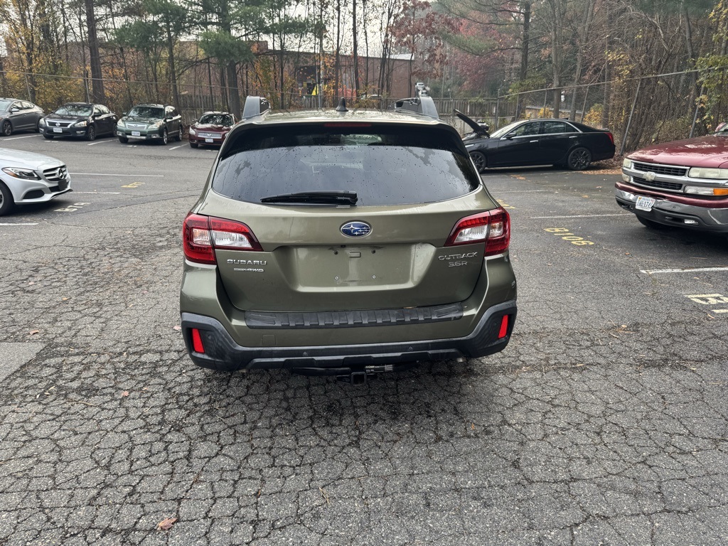 2018 Subaru Outback 3.6R Limited photo 4