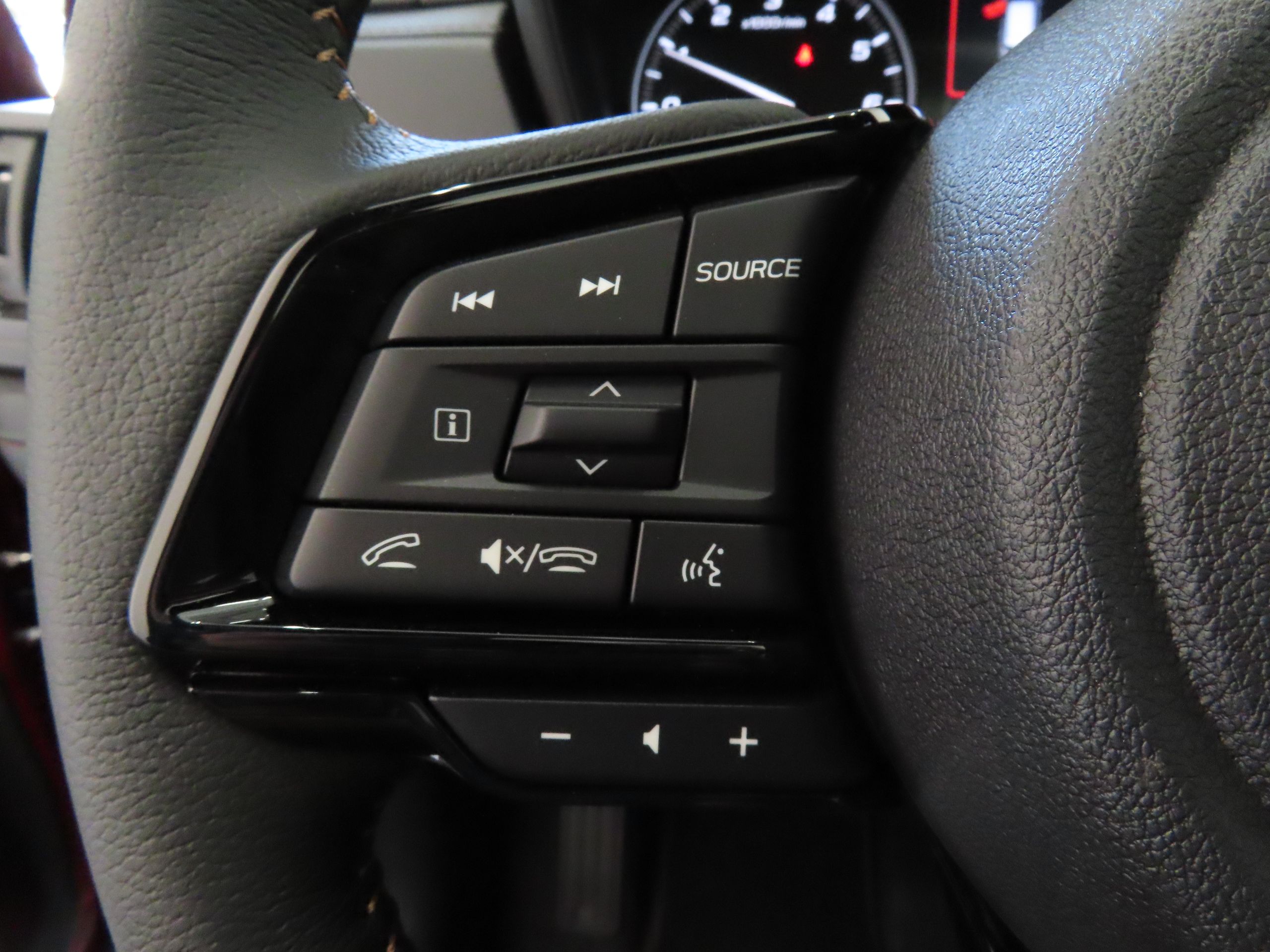 2025 Subaru Forester Touring photo 11