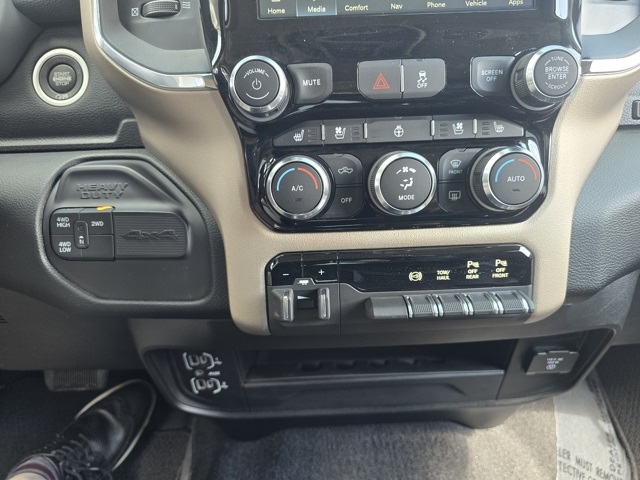 2024 Ram 2500 Laramie photo 16