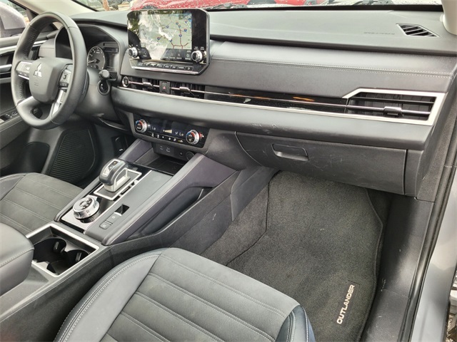 2024 Mitsubishi Outlander SE photo 17