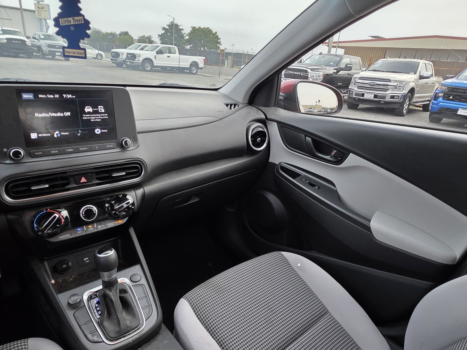 2022 Hyundai Kona SE photo 12