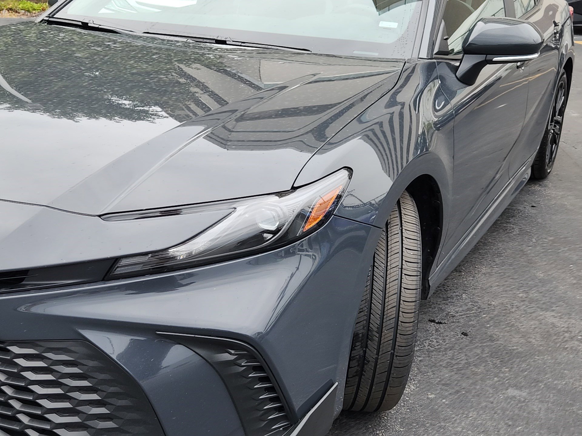 2025 Toyota Camry SE photo 9