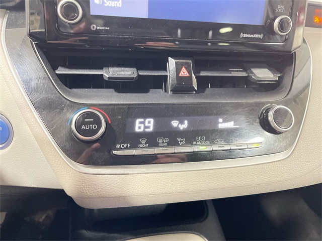 2022 Toyota Corolla Hybrid LE photo 19