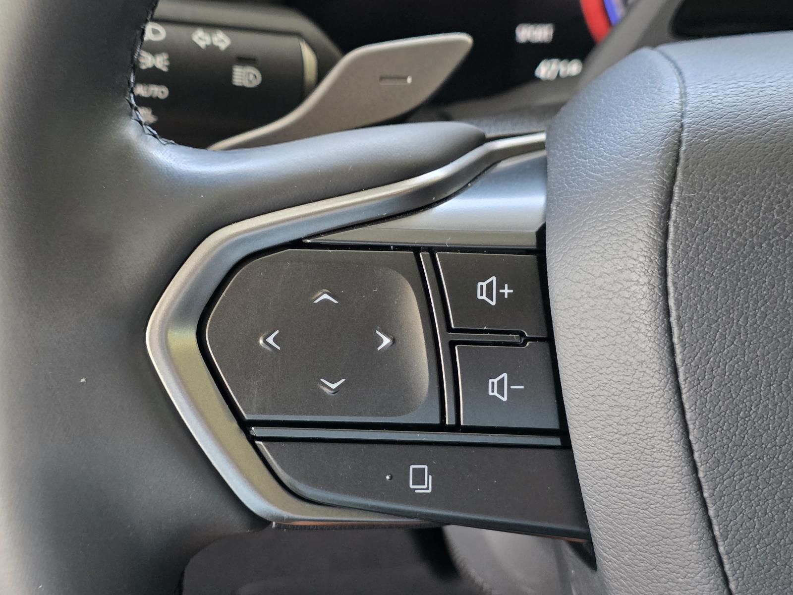 2023 Lexus RZ 450e Luxury photo 31