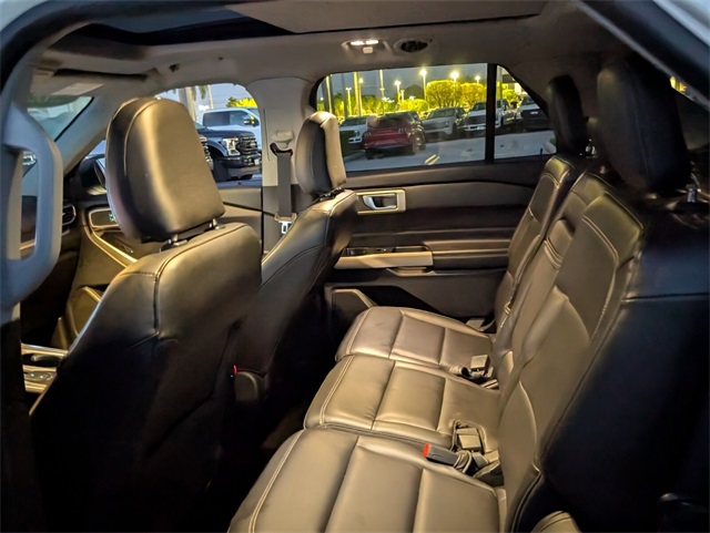 2022 Ford Explorer XLT photo 8