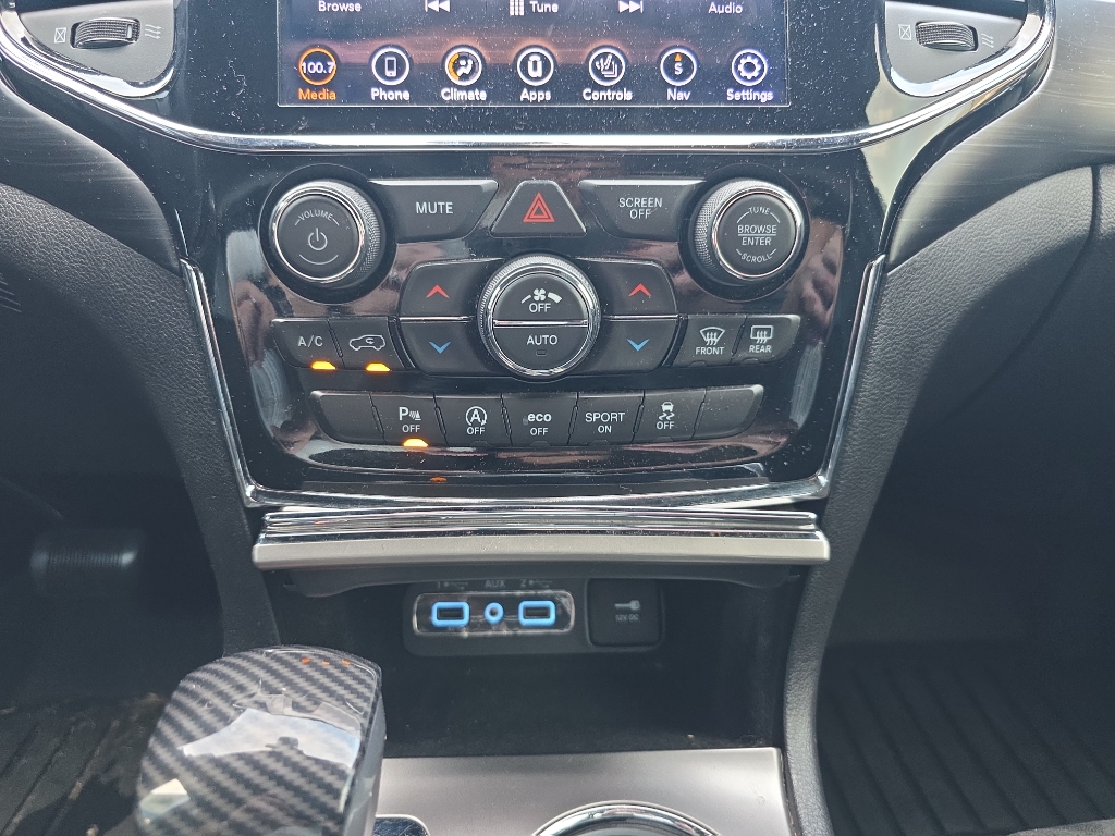 2020 Jeep Grand Cherokee Laredo E photo 16