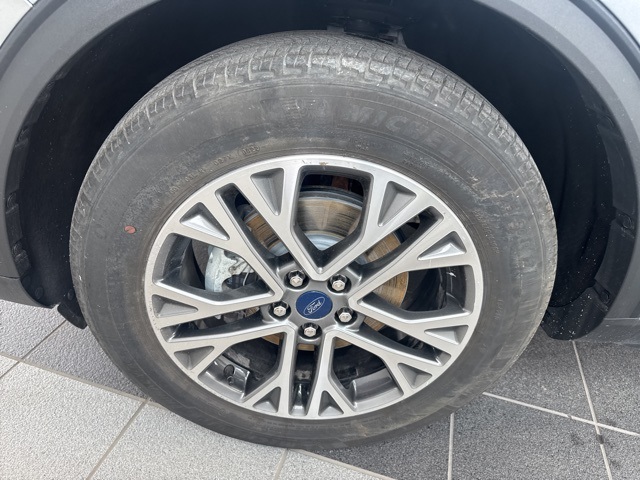 2022 Ford Escape SEL photo 4
