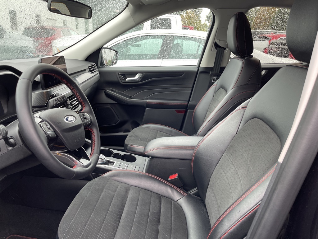 2022 Ford Escape SEL photo 5