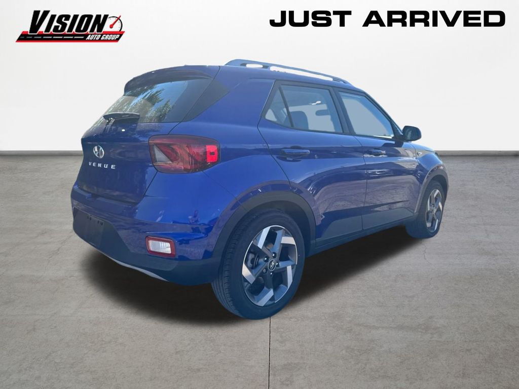 2022 Hyundai Venue SEL Limited photo 4