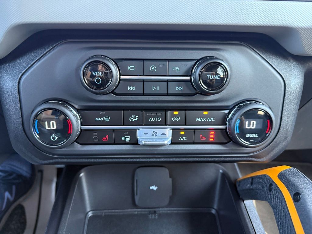 2023 Ford Bronco Badlands photo 15