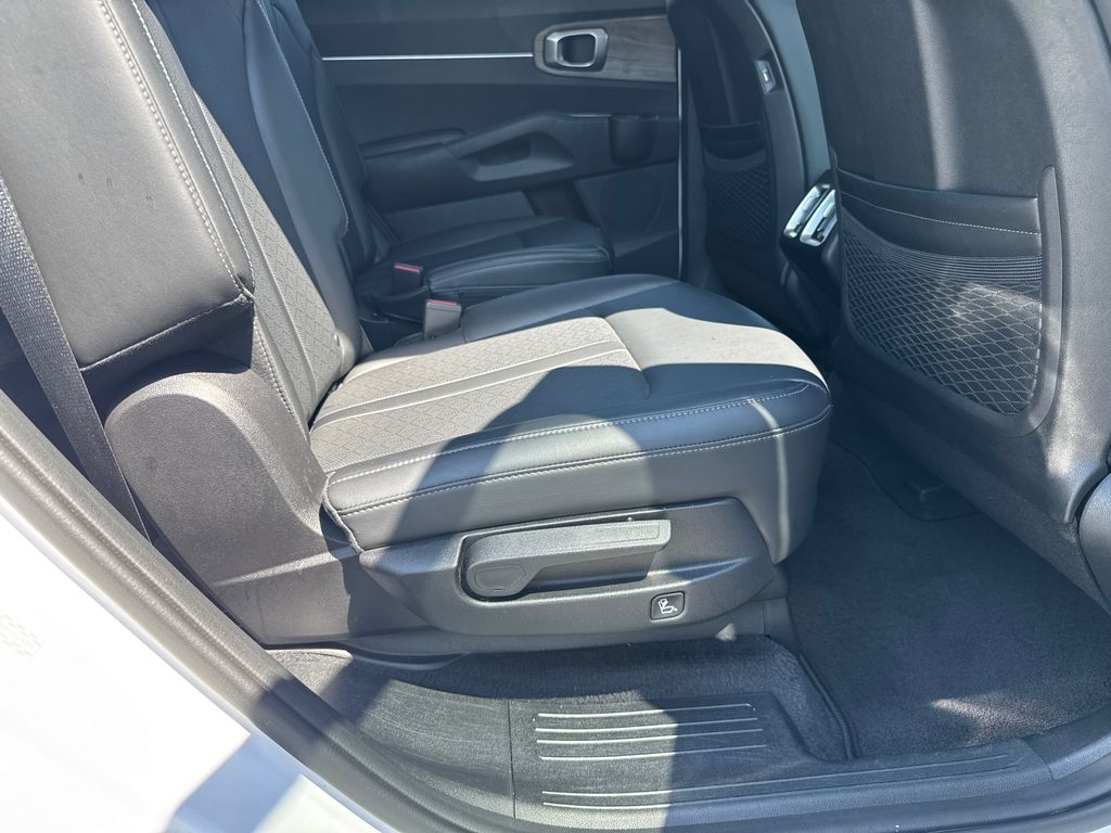 2022 Kia Sorento EX photo 15
