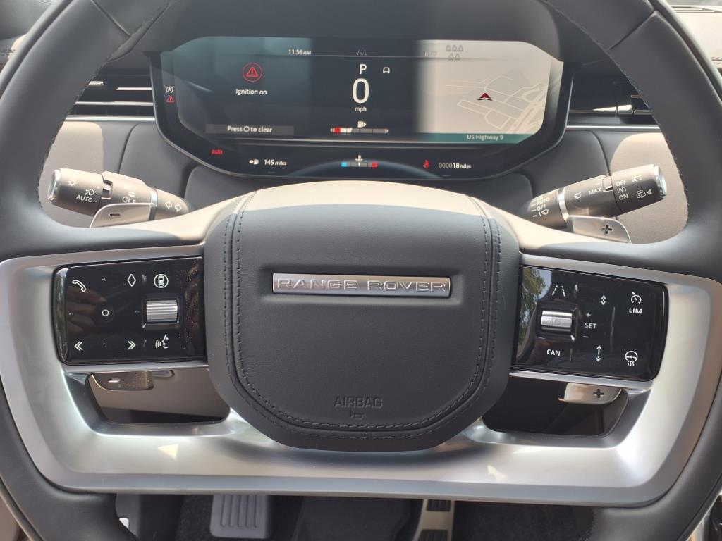 2025 Land Rover Range Rover SE photo 11