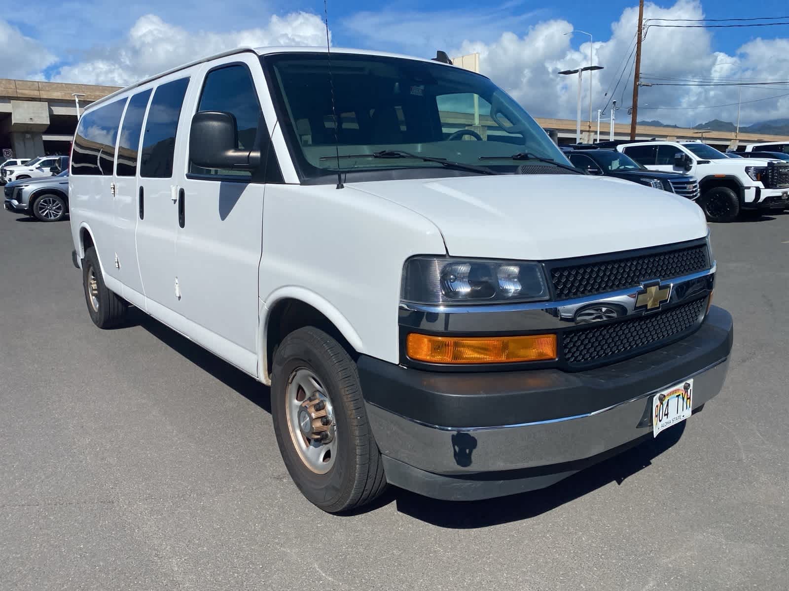 2020 Chevrolet Express Passenger 3500 photo 3
