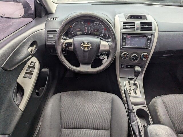 2013 Toyota Corolla S photo 15