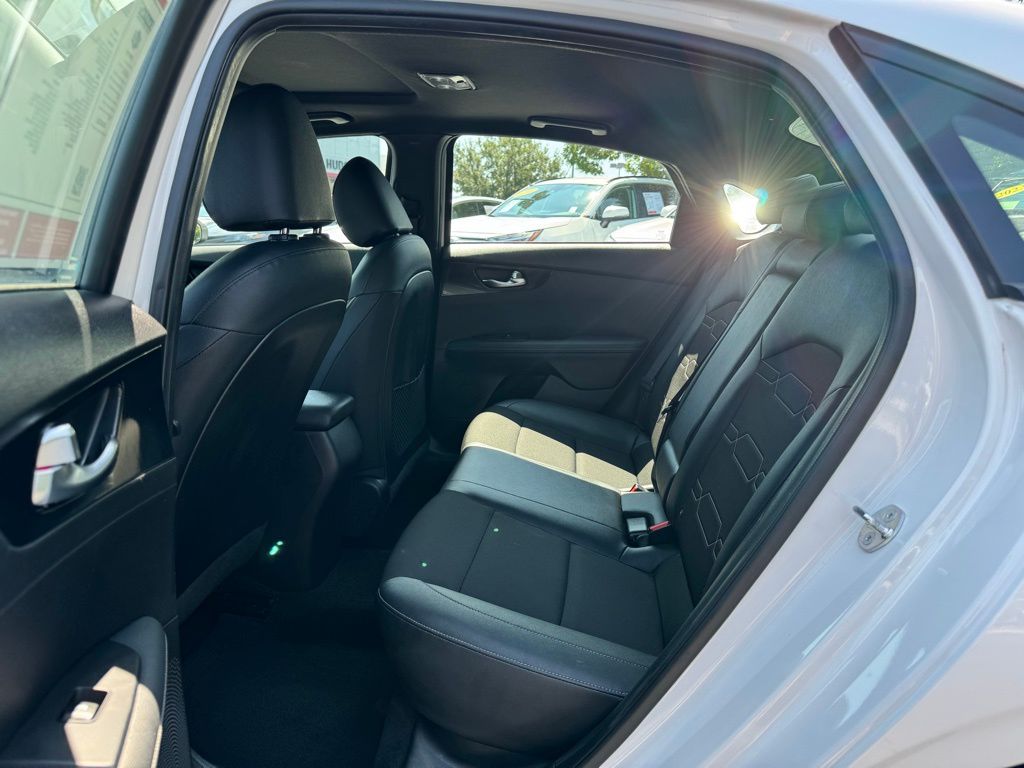 2023 Kia Forte GT-Line photo 12