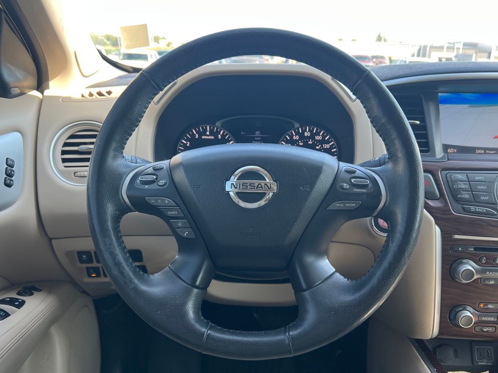 2019 Nissan Pathfinder Platinum photo 16