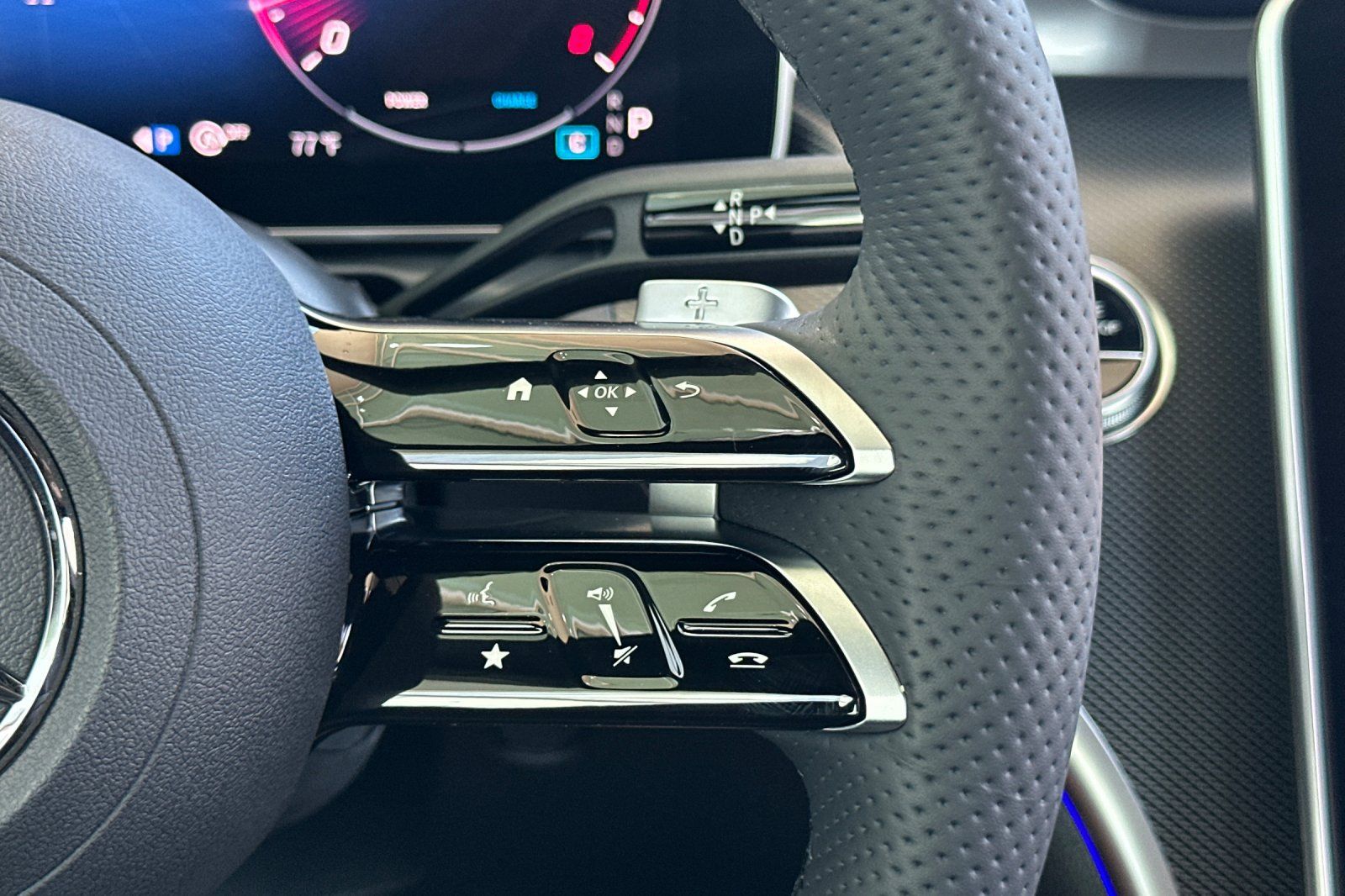 2025 Mercedes Benz C 300 photo 26