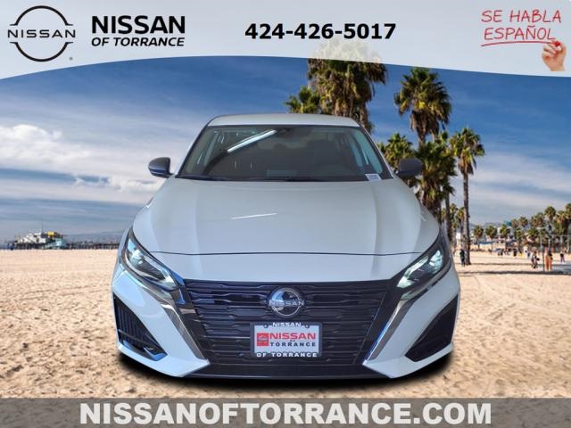 2025 Nissan Altima SV photo 2