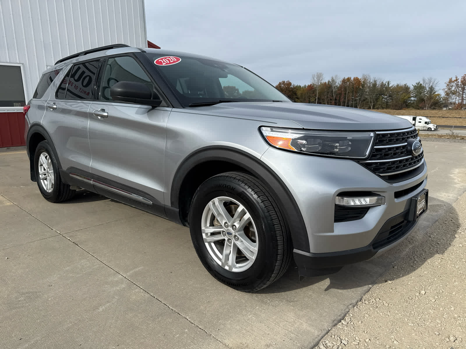 2020 Ford Explorer XLT photo 2