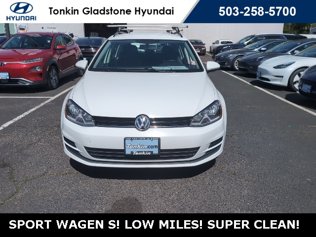 2017 Volkswagen Golf SportWagen S photo 3