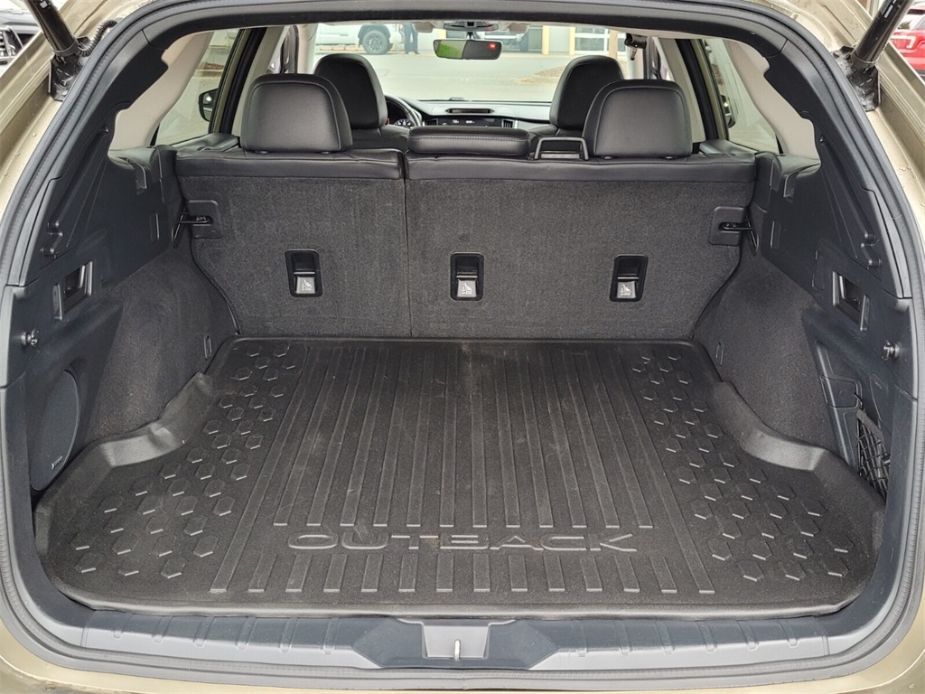 2020 Subaru Outback Limited photo 9