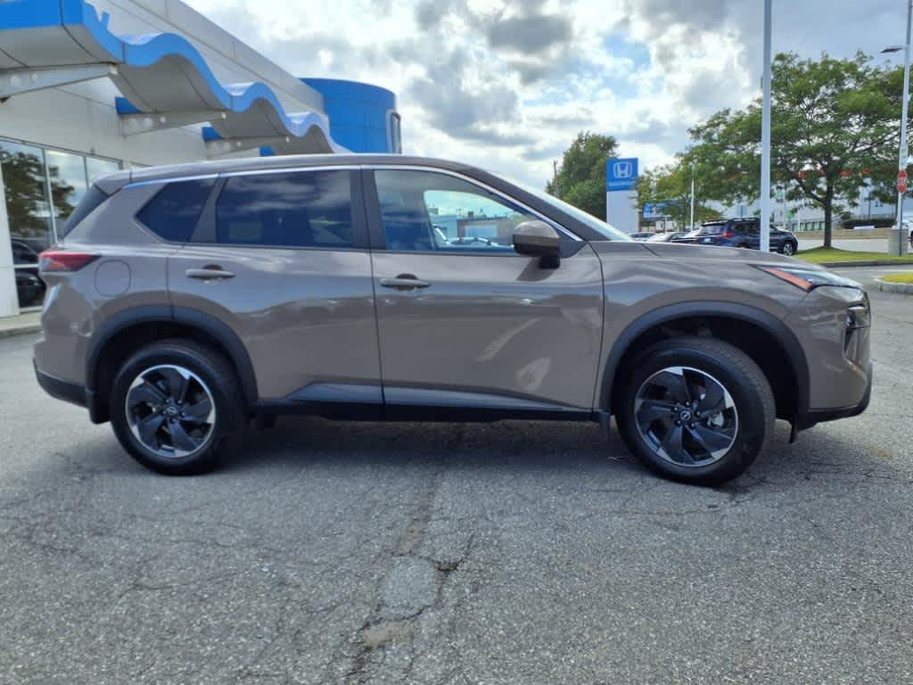 2025 Nissan Rogue SV photo 3