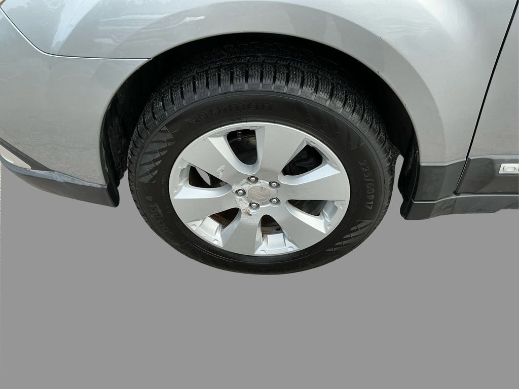 2011 Subaru Outback 2.5i Premium photo 17