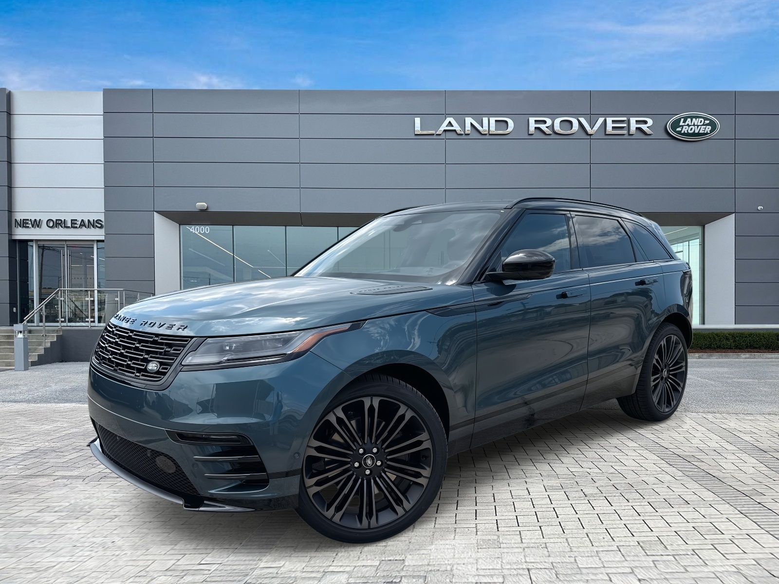 2026 Land Rover Range Rover Velar Dynamic SE's photo