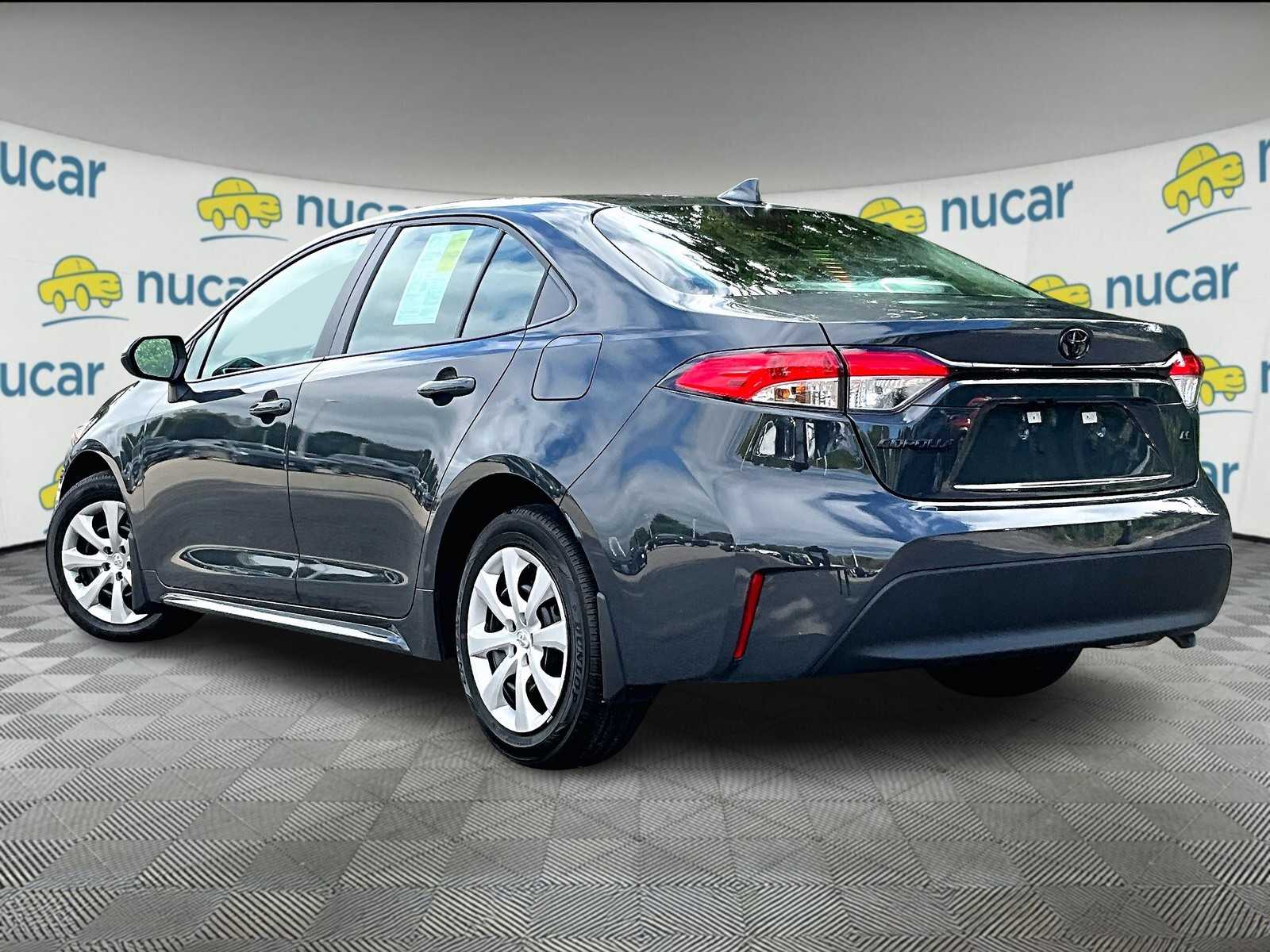 2025 Toyota Corolla LE photo 4