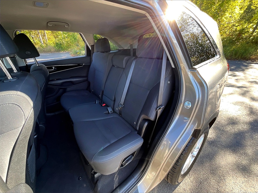 2019 Kia Sorento LX photo 24