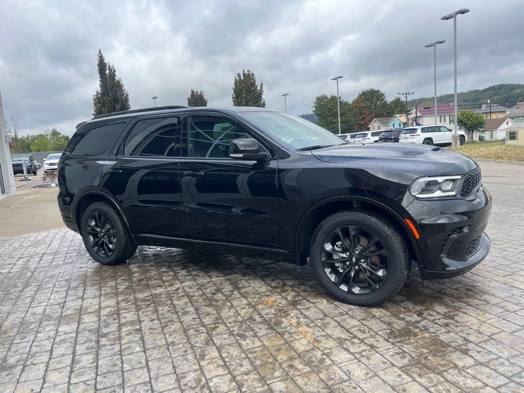 2025 Dodge Durango R/T Plus photo 3