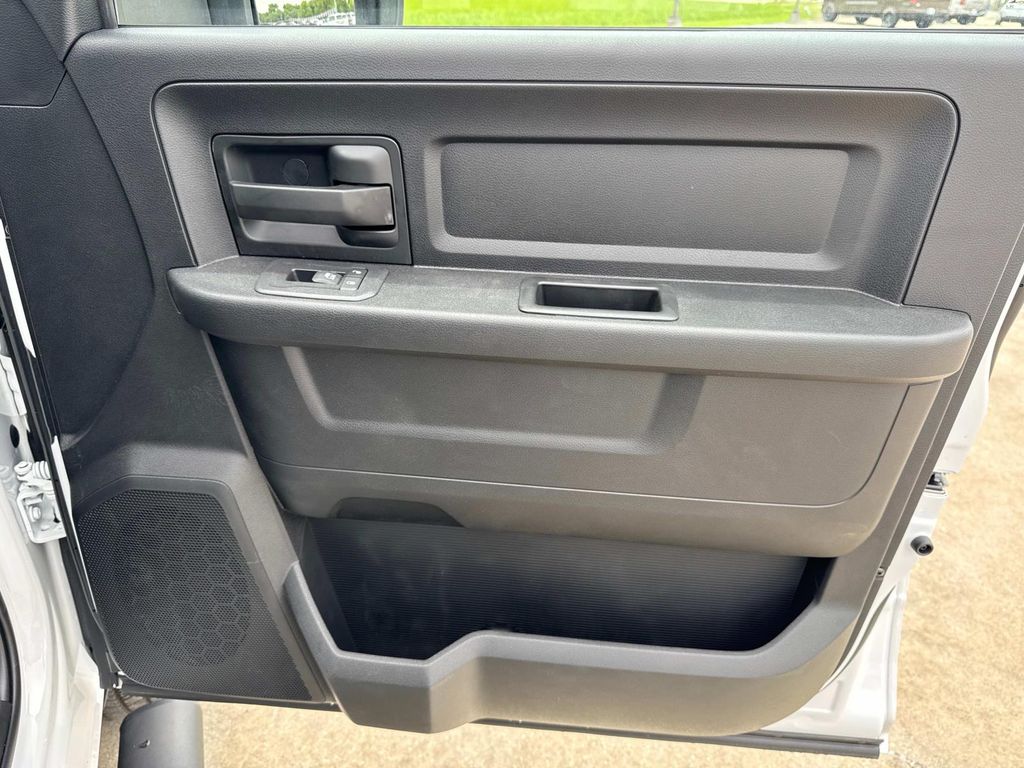 2025 Ram 2500 Tradesman photo 24
