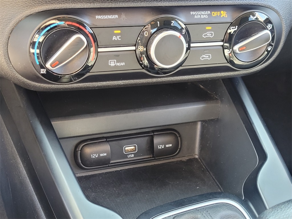 2021 Kia Soul LX photo 17