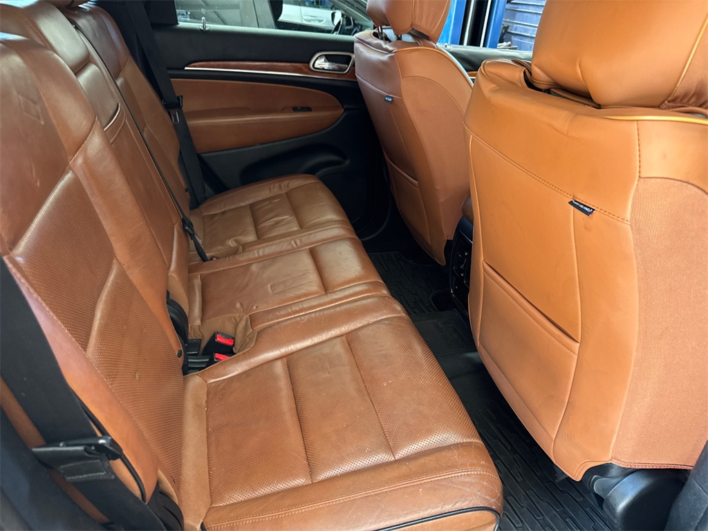 2012 Jeep Grand Cherokee Overland photo 4