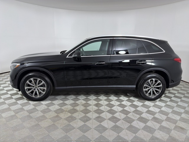 2026 Mercedes Benz GLC 300 4MATIC photo 4