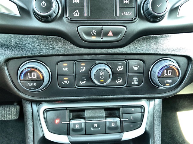 2024 Gmc Terrain SLT photo 9