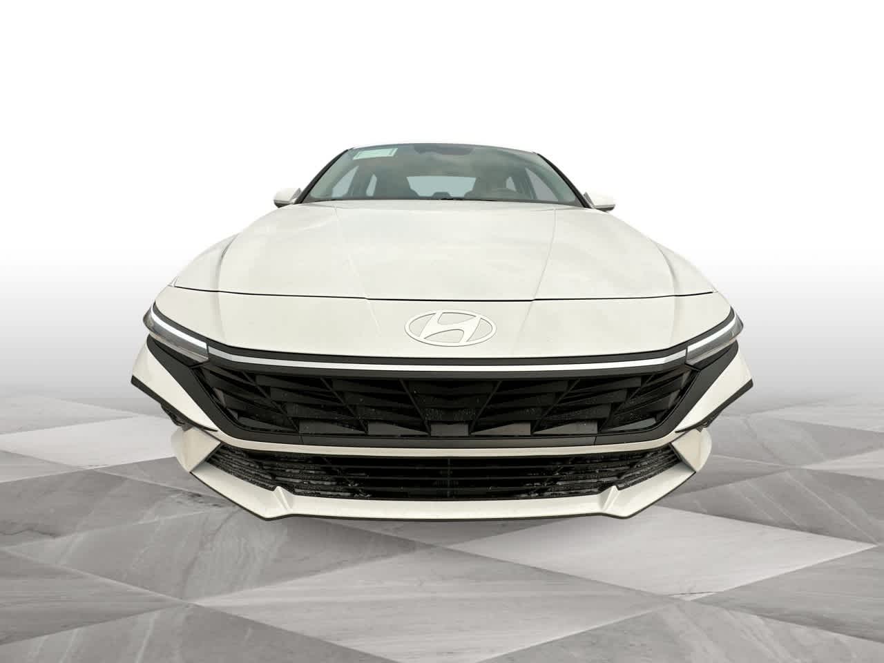 2025 Hyundai Elantra SE photo 3